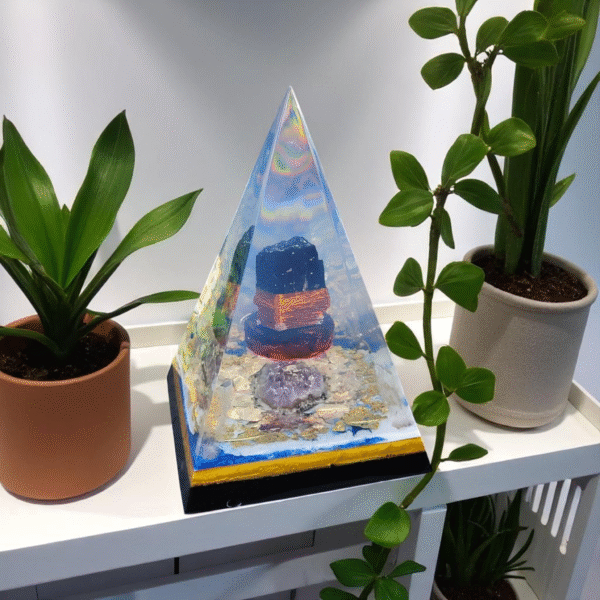 ORGONITE MEGA GUARDIÃ 30 CM | TURMALINA NEGRA | AMETISTA | FOLHAS DE OURO - Imagem 3